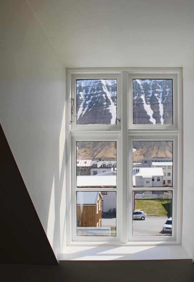 Managisting Guesthouse Isafjordur Exterior photo